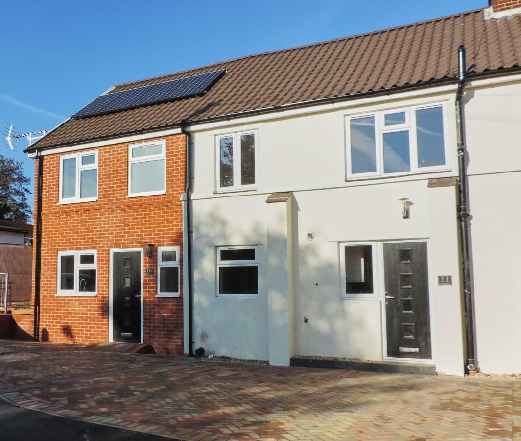 3 Bed Farnborough Air Accommodation Exterior photo